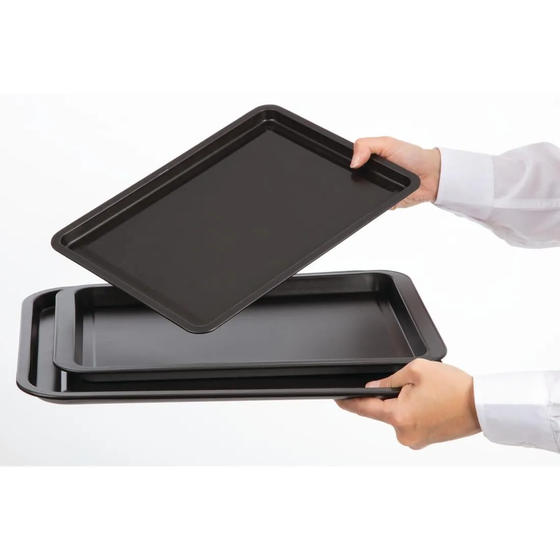 DW097 Nisbets Essentials Non Stick Baking Trays (Pack of 3)